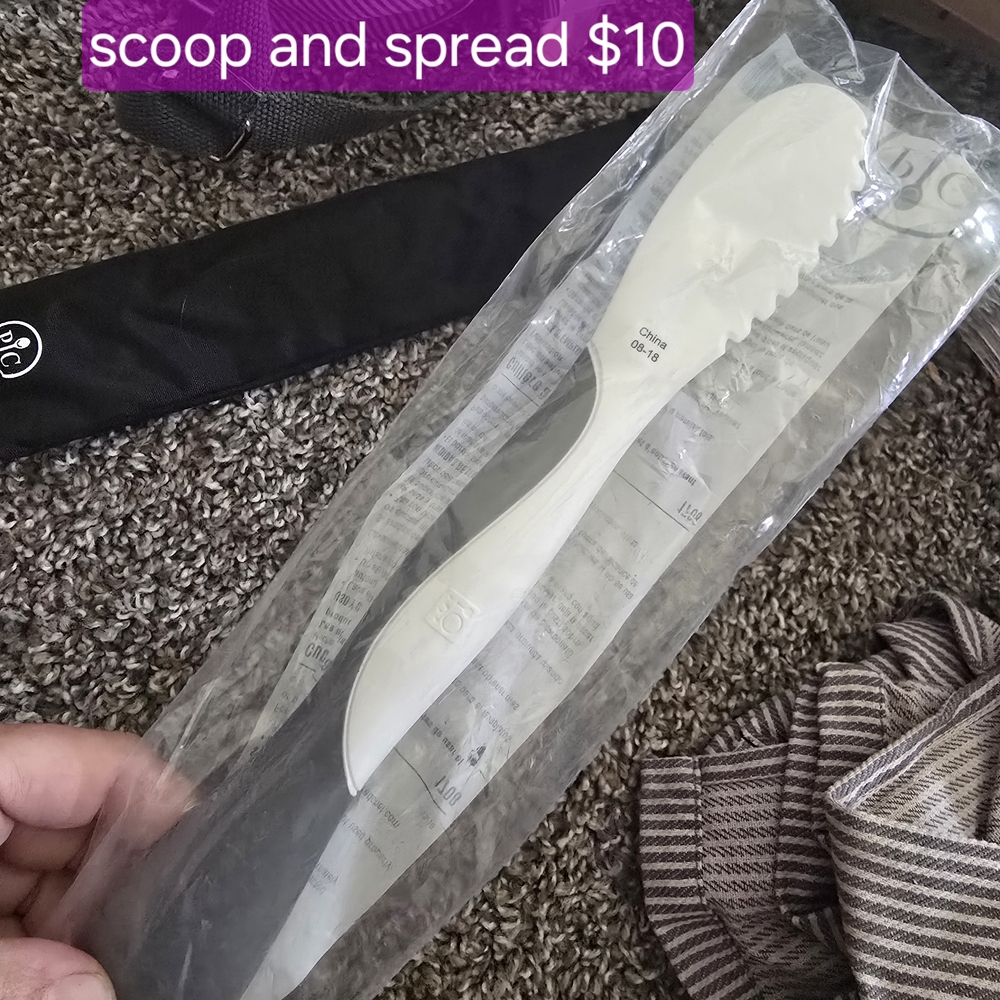 Pampered Chef White and Gray Scoop and Spread Tool